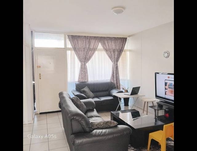 2 BEDROOM PROPERTY TO RENT IN MUCKLENEUK